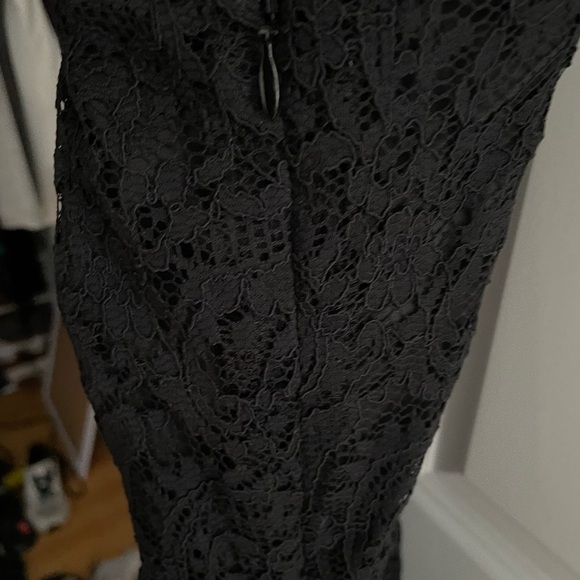 Express, size 6, lace dress with front zip detail - Picture 4 of 4